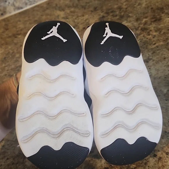 Jordan Toddler 23/7 PS 'Black Metallic Gold' US 6C - Picture 11 of 11